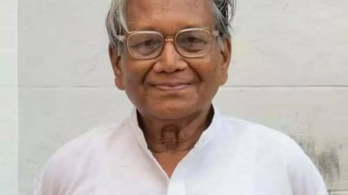 Odisha institutes an award for creative writing in English by Odia writers in memory of Manoj Das