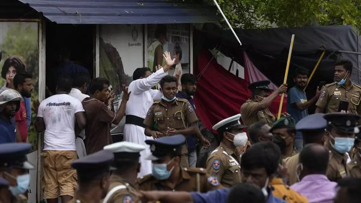 Protesters outside Sri Lankan Prime Minister’s residence and at Galle Face attacked by government supporters and the police