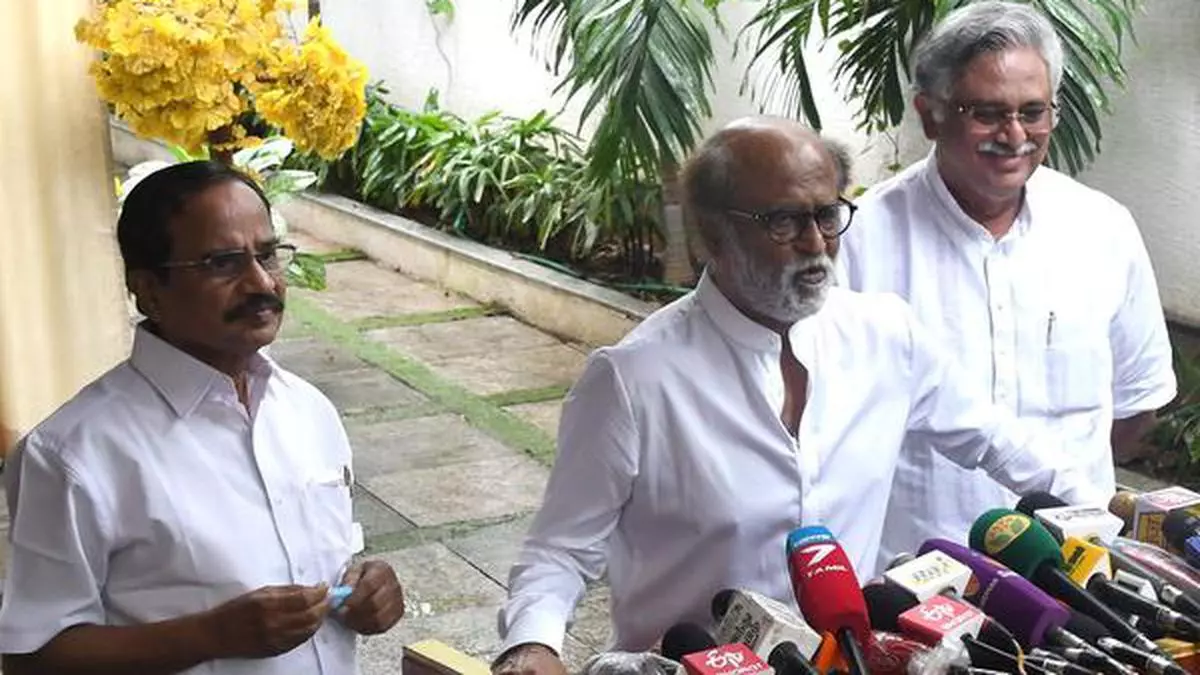 Rajinikanth says no to politics, two days before he was expected to announce launch of his party