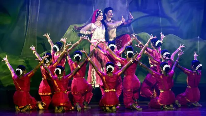 At a 2014 dance recital in Chennai by Radica Giri and students of Rabindranath Tagore’s Chitrangada, a memorable tale taken from the Mahabharata about the mythical kingdom of Manipura, whose princess Chitrangada meets the handsome Arjuna when he wanders into her kingdom during his years in exile. At a 2014 dance recital in Chennai by Radica Giri and students of Rabindranath Tagore’s Chitrangada, a memorable tale taken from the Mahabharata about the mythical kingdom of Manipura, whose princess Chitrangada meets the handsome Arjuna when he wanders into her kingdom during his years in exile.