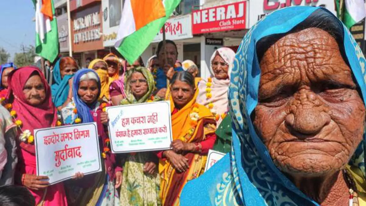 Indore civic workers evict homeless elderly persons and leave them outside the city to suffer in the biting cold