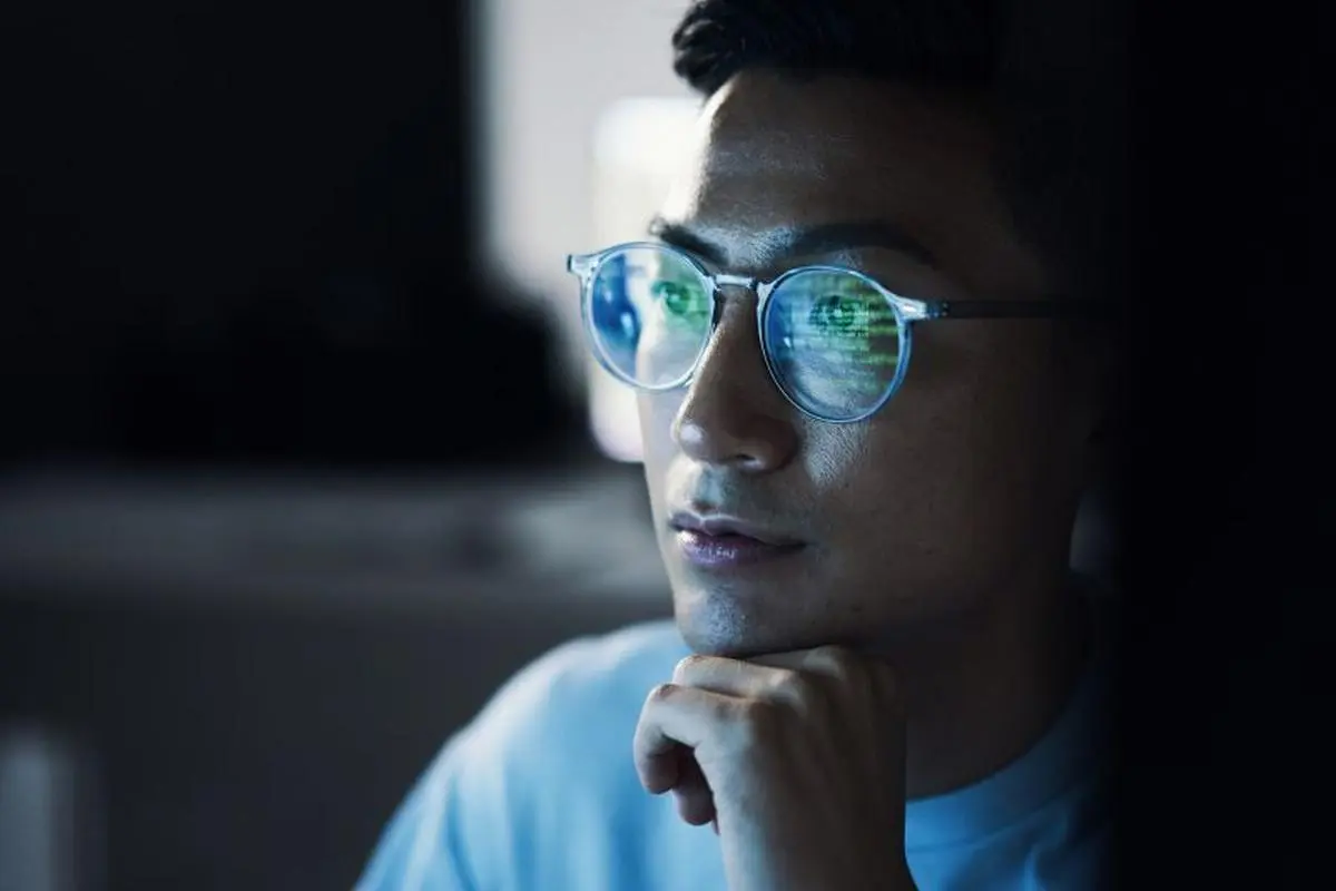  Blue-light-filtering lenses may not reduce digital eye strain.