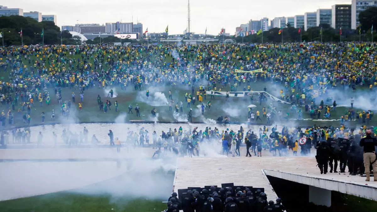 Right-wing rampage in Brazil as Bolsonaro supporters storm government buildings