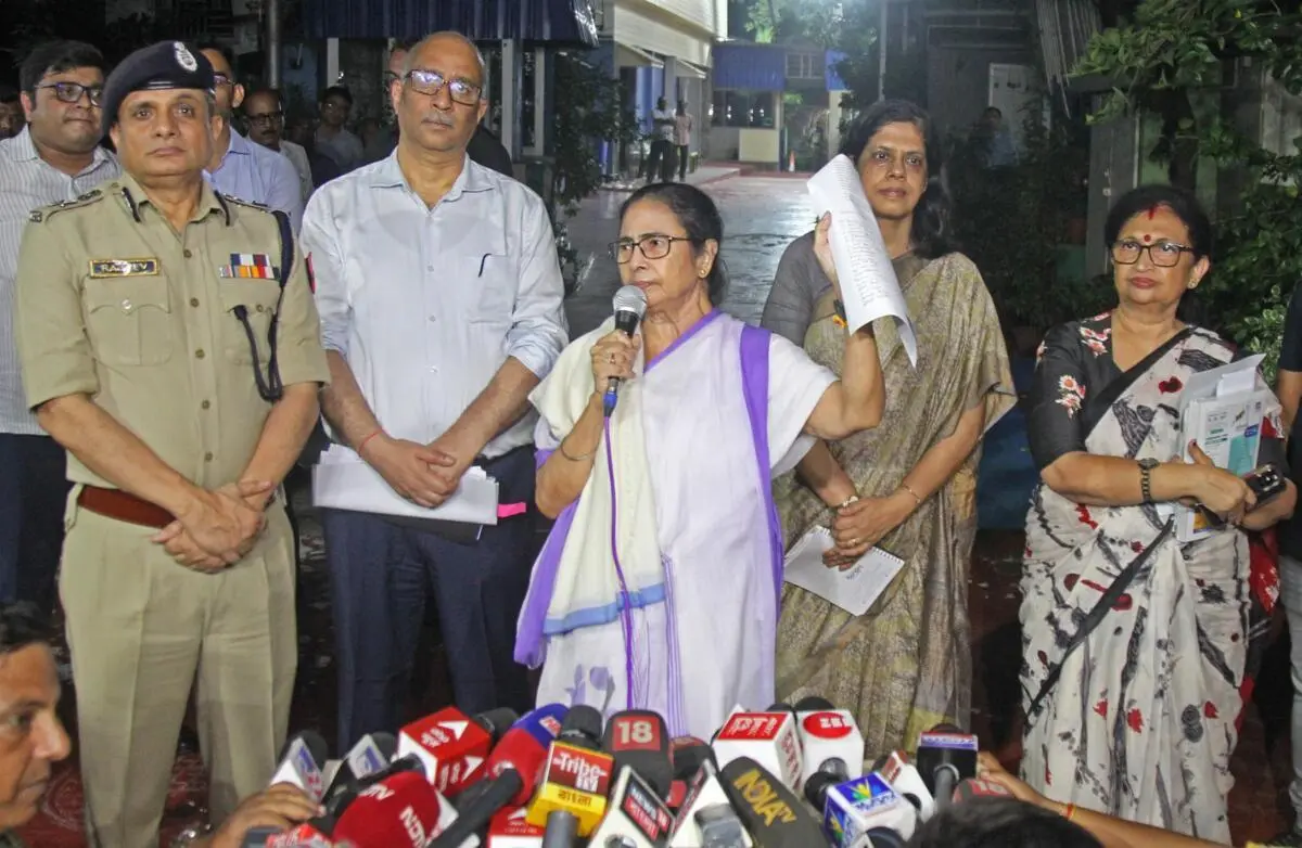 West Bengal Chief Minister Mamata Banerjee speaks during a press conference after meeting with delegates of junior doctors, at her Kalighat residence in Kolkata on September 16. West Bengal Chief Minister Mamata Banerjee speaks during a press conference after meeting with delegates of junior doctors, at her Kalighat residence in Kolkata on September 16.