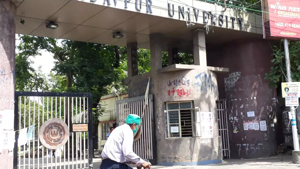 lack-of-government-funding-is-starving-jadavpur-university-frontline