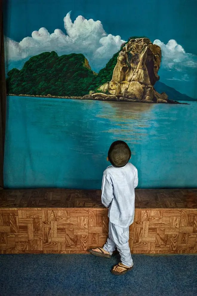 ASTARAG STUDIO
Nuagaon, Orissa, 2016
Pigment print
Edition of 10, 2 sizes available:
24 x 16 in and 36 x 24 in ASTARAG STUDIO
Nuagaon, Orissa, 2016
Pigment print
Edition of 10, 2 sizes available:
24 x 16 in and 36 x 24 in
