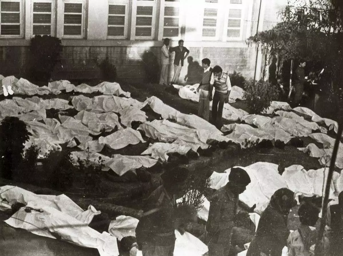 Bodies of the dead gas leak victims lined up at the Gandhi Medical College before post-mortem examination in Bhopal.