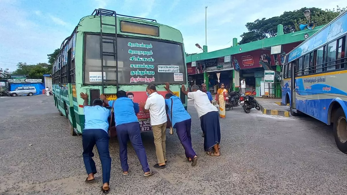 Tamil Nadu’s Move Towards Private Bus and Minibus Sparks Privatisation Fears Among TNSTC Employees