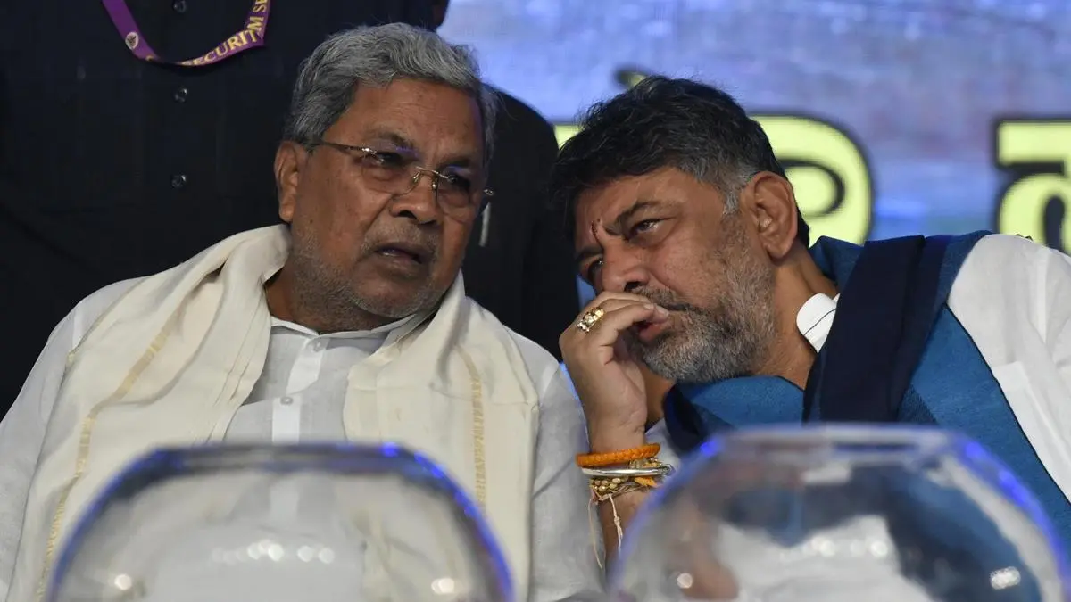 Karnataka Congress crisis: Siddaramaiah–Shivakumar tussle over leadership intensifies