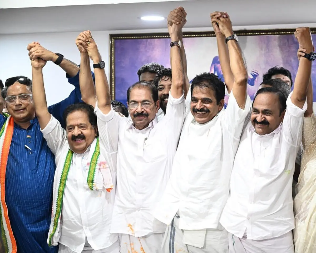 Congress leaders Shashi Tharoor, Ramesh Chennithala, Sunny Joseph, K.C.
Venugopal and V.D. Satheesan celebrate the UDF’s victory at Indira Bhavan in
Thiruvananthapuram on May 4.