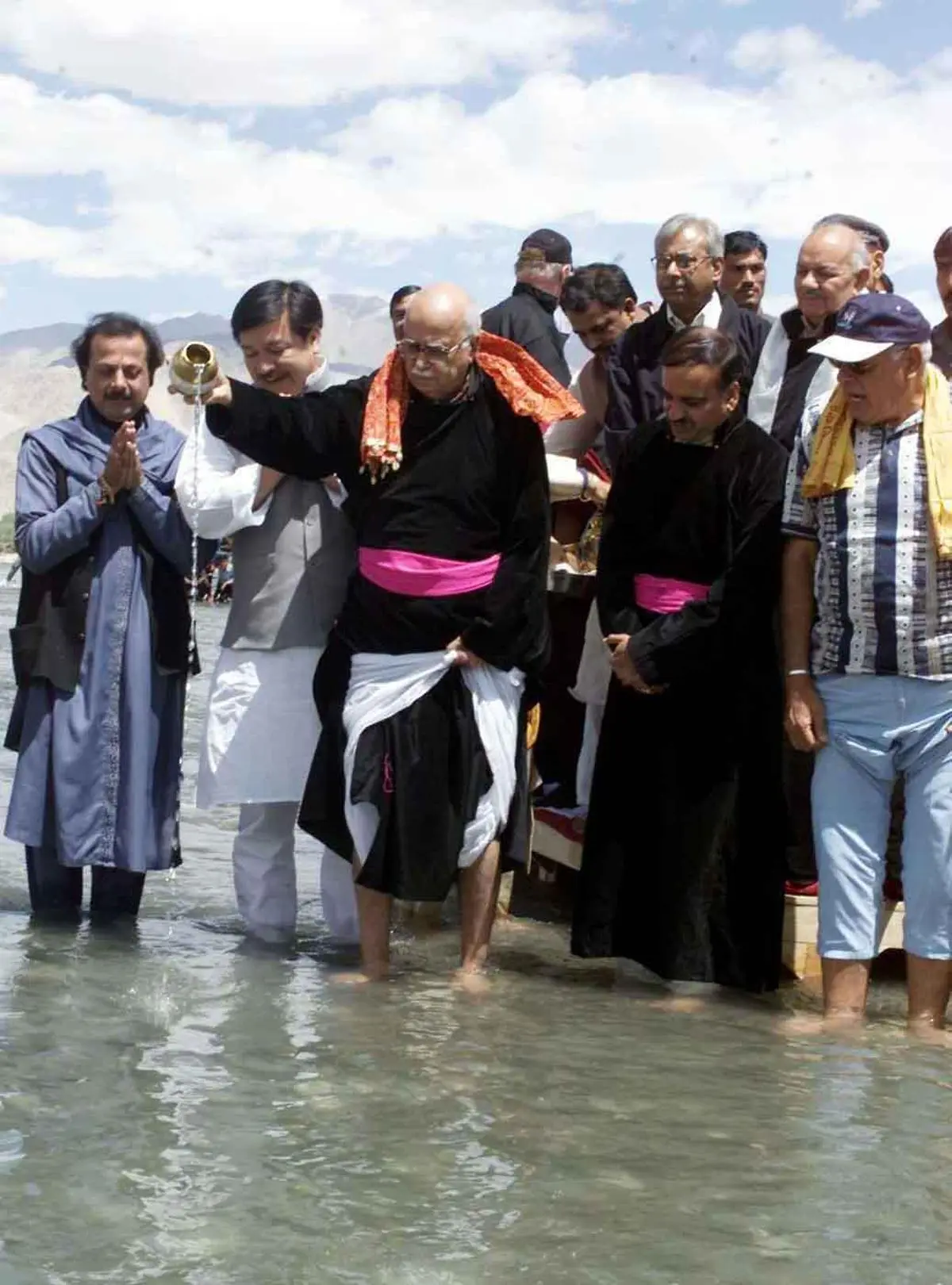 L.K Advani initiates the Sindhu Darshan Abhiyan by pouring waters from different rivers with that of the Indus in June 1997.