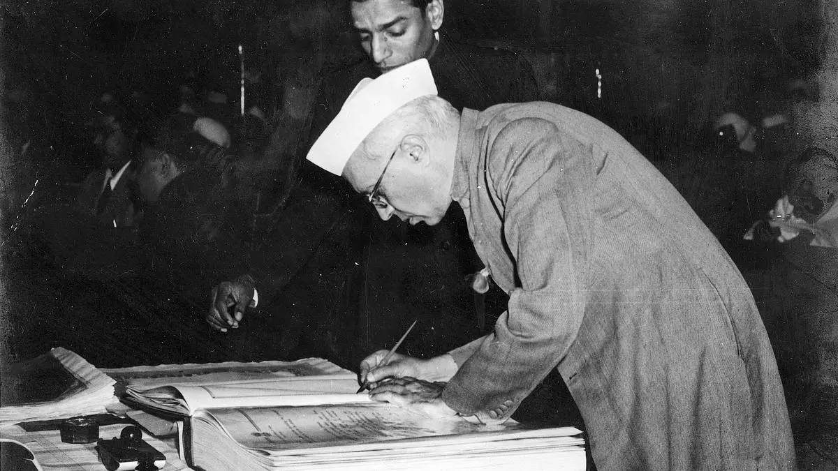 1949: Constituent Assembly Adopts Constitution Of India - Frontline