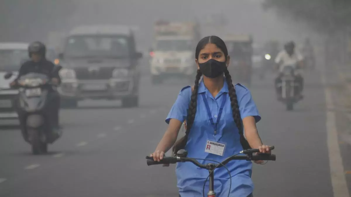 Season of smog grips Delhi along with many north Indian cities