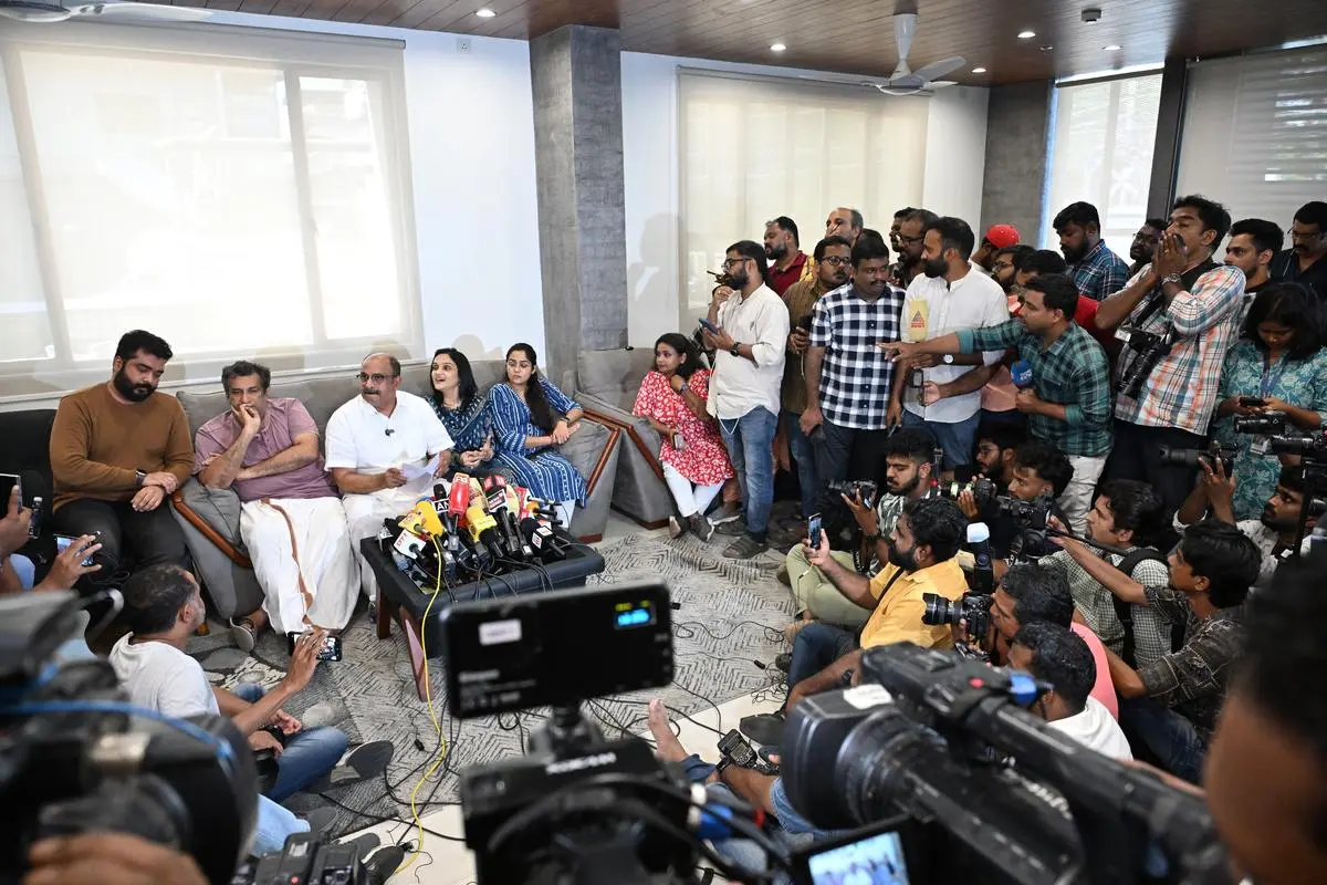 The actor Siddique, general secretary of the Association of Malayalam Movie Artistes, speaking to mediapersons on the Hema Committee report in Kochi on August 23. On August 27, all 17 members of its executive committee resigned amid growing allegations of sexual assault and misbehaviour against its members.