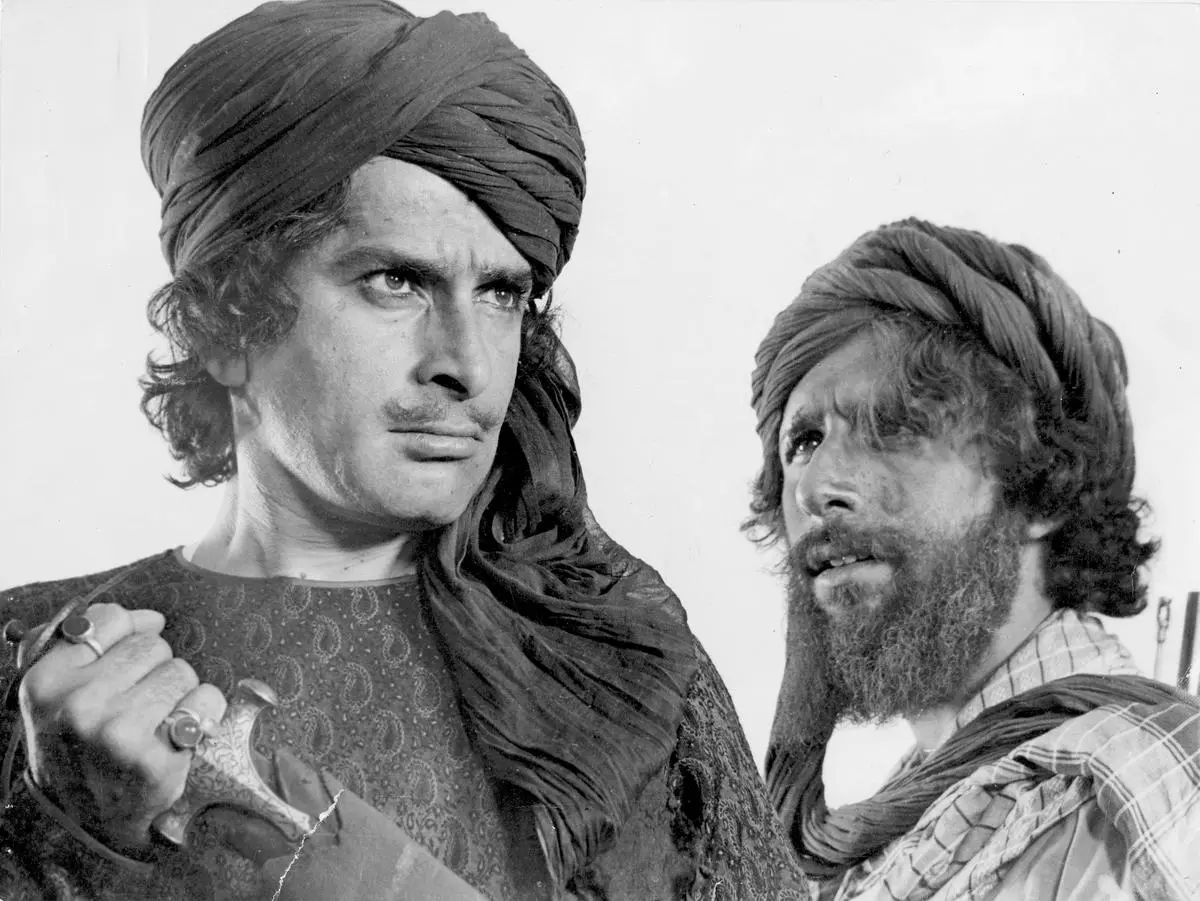 Actors Shashi Kapoor and Naseeruddin Shah in Junoon Actors Shashi Kapoor and Naseeruddin Shah in Junoon