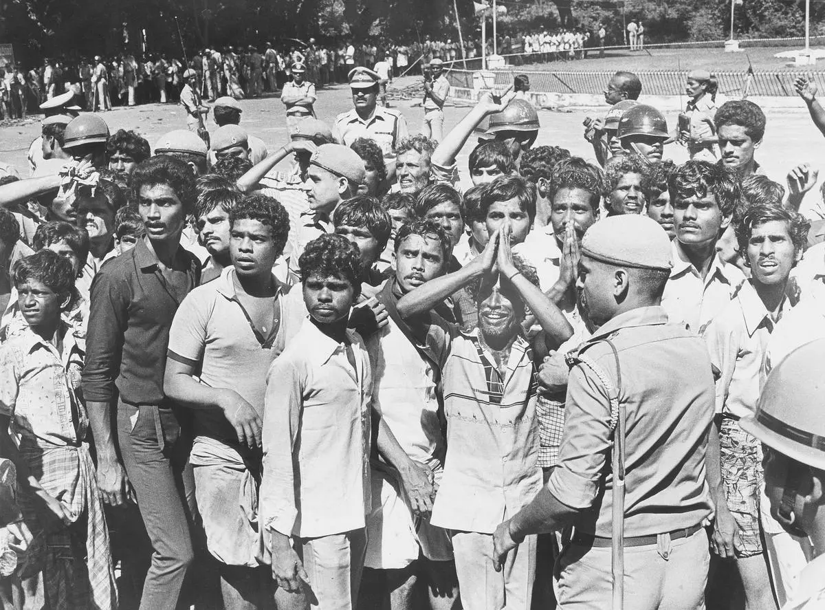 Mourners viewing MGR’s body at Rajaji Hall, Madras, December 24, 1987. His mythical status, blending cinema with reality, drew two million fans despite policies that often harmed the poor.