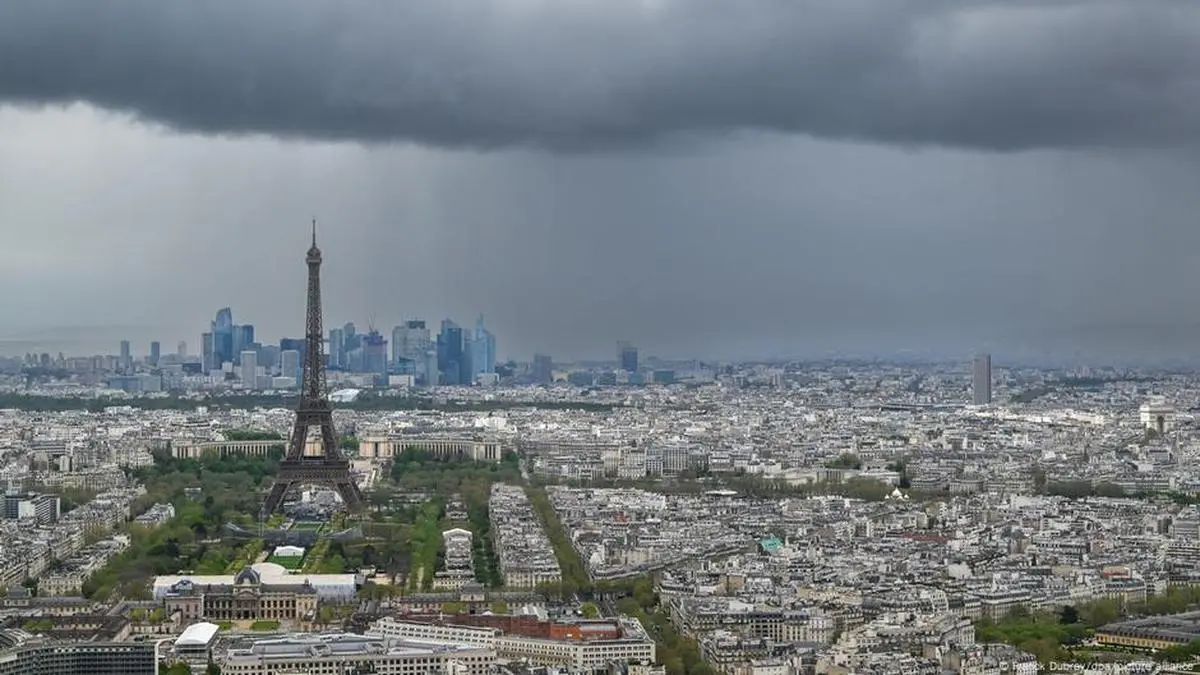 France in Turmoil: Prime Minister Michel Barnier Ousted in No-Confidence Motion Amidst Economic Crisis