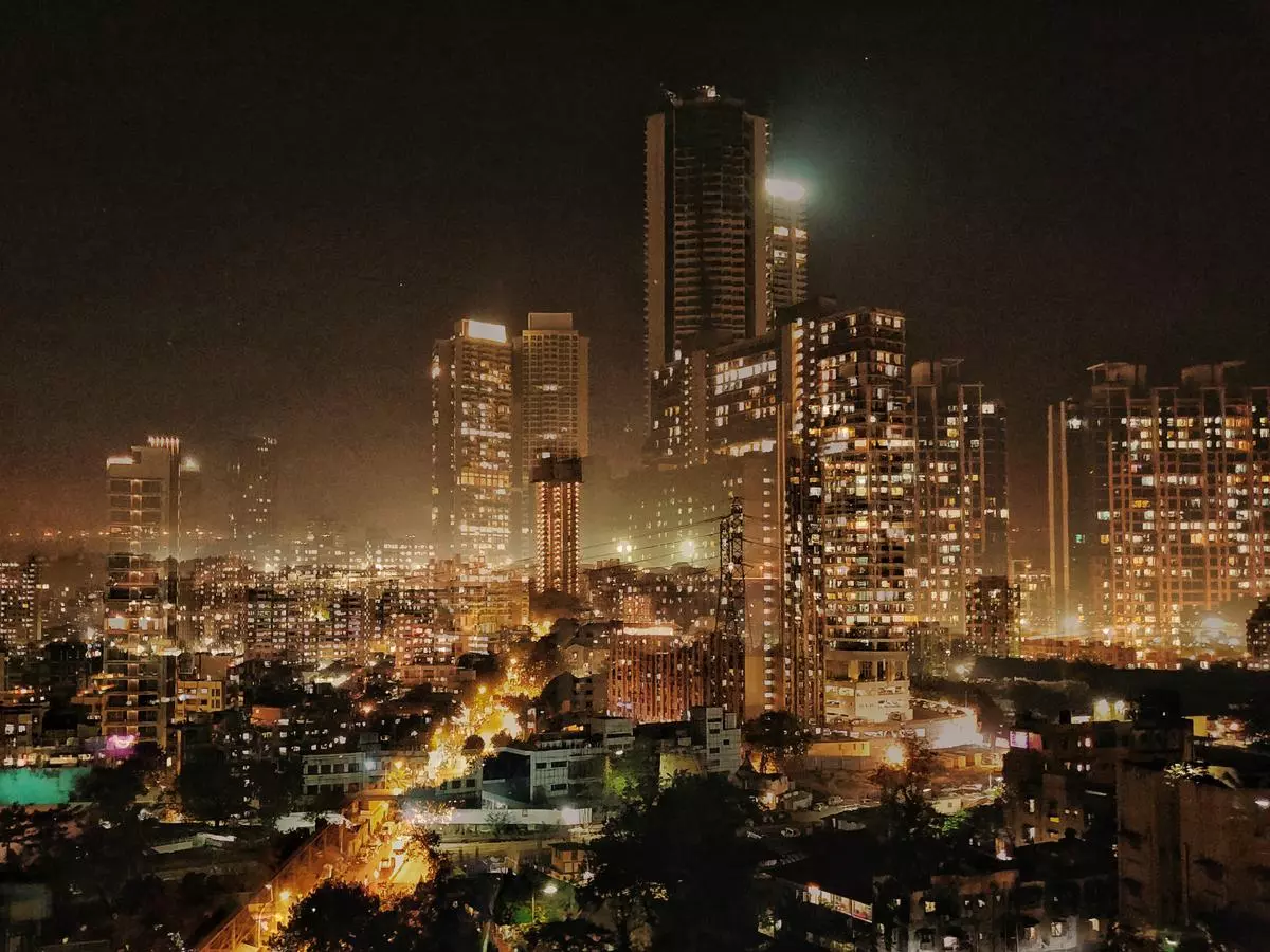 Maximum City: Dizzying Images of Mumbai's Sky-High Building Boom