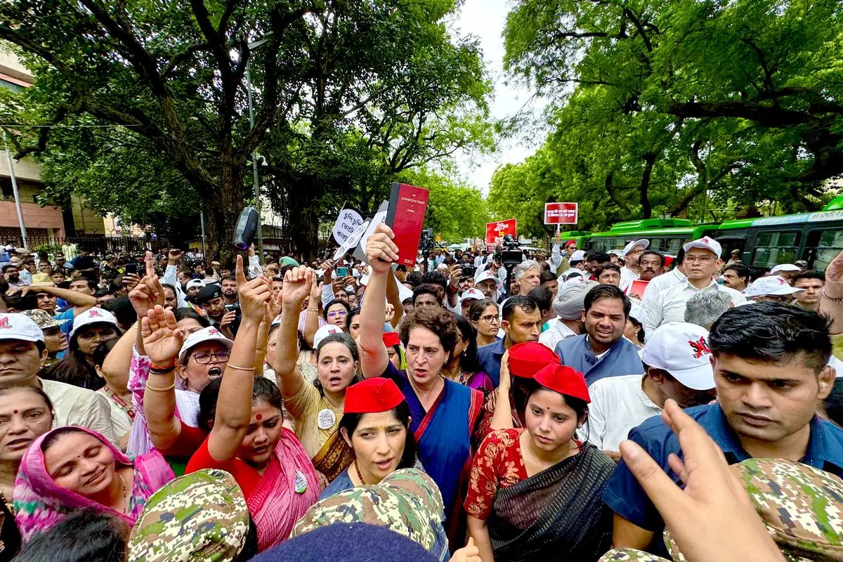 बिहार सर पर विरोध विरोध और भाजपा पर “वोट चोरी” का आरोप लगाते हैं