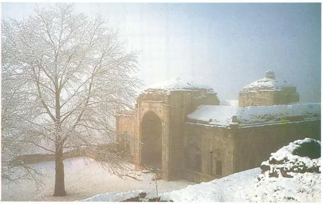 The Mulla Shah mosque built by the Mughal prince Dara Shukoh on Hari Parbat Hill. The Mulla Shah mosque built by the Mughal prince Dara Shukoh on Hari Parbat Hill.