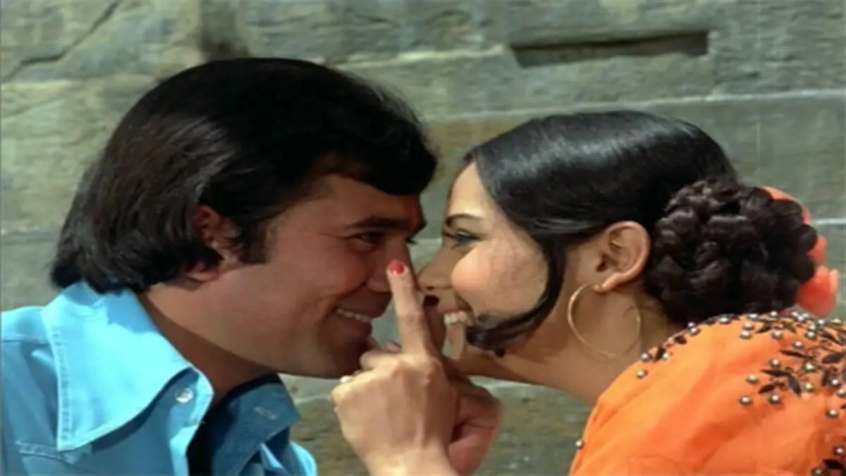 Rajesh Khanna and Mumtaz revel in the heady “Jai Jai Shiv Shankar” song from the film Aap Ki Kasam.