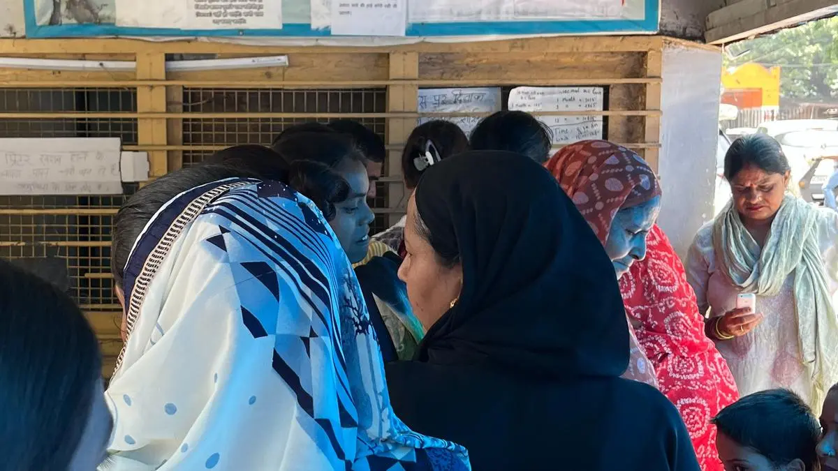 Delhi’s ‘Pink Saheli’ Smart Card scheme excludes migrant women who need it most