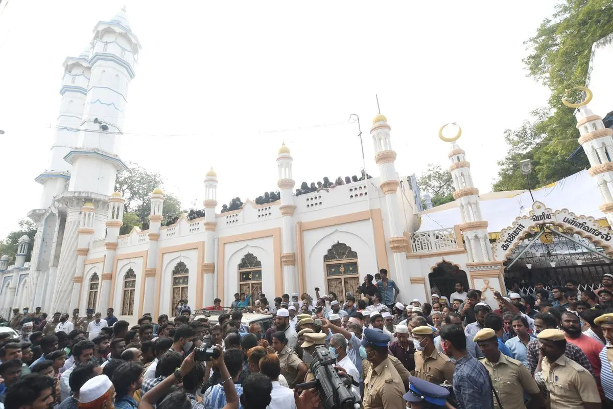 Tension prevailed at the Kazimar big mosque in Madurai after the Waqf board tried to take possession of it on the basis of a Madras High Court order, on February 11, 2021. The proposed changes to the Waqf law aim to resolve such issues and others relating to mismanagement.