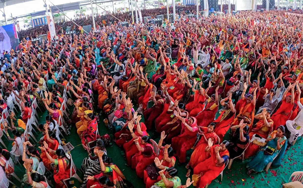 A view of the crowd of women at a programme of the Mukhyamantri Majhi Ladki Bahin Yojana in Chhatrapati Sambhajinagar on October 6. 