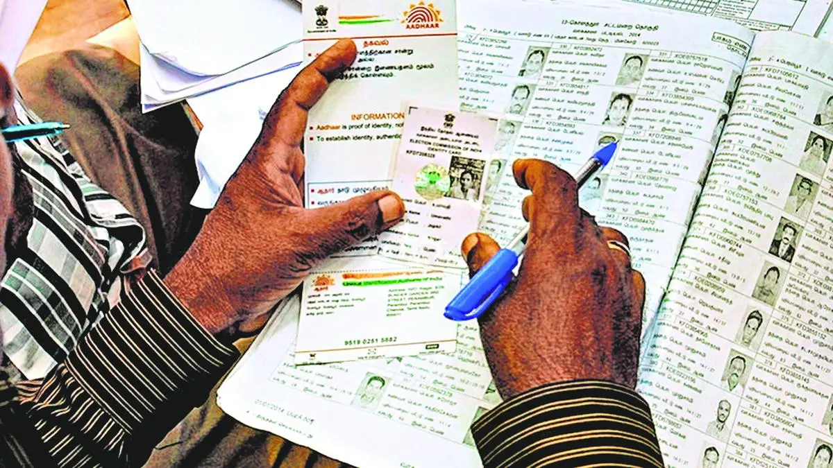 EPIC-Aadhaar Linking Controversy: EC Faces Privacy Concerns and Legal Hurdles