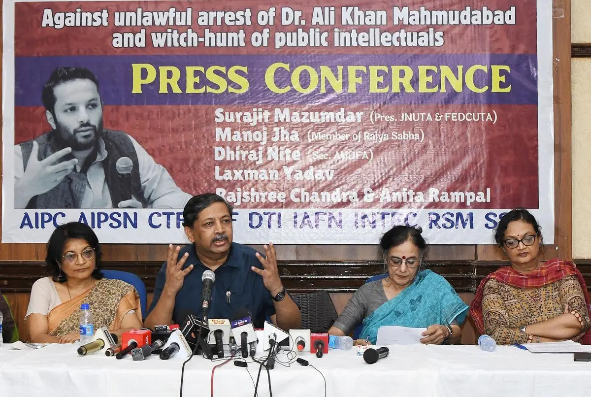 JNUTA and FEDCUTA President Surajit Mazumdar, along with educationist Prof. Anita Rampal and representatives from various teachers’ organizations, addressed the media at the Press Club of India. The event, organized by the Delhi Joint Teachers’ Organisations, condemned the alleged unlawful arrest and targeting of Dr. Ali Khan Mahmudabad by Haryana Police. JNUTA and FEDCUTA President Surajit Mazumdar, along with educationist Prof. Anita Rampal and representatives from various teachers’ organizations, addressed the media at the Press Club of India. The event, organized by the Delhi Joint Teachers’ Organisations, condemned the alleged unlawful arrest and targeting of Dr. Ali Khan Mahmudabad by Haryana Police.