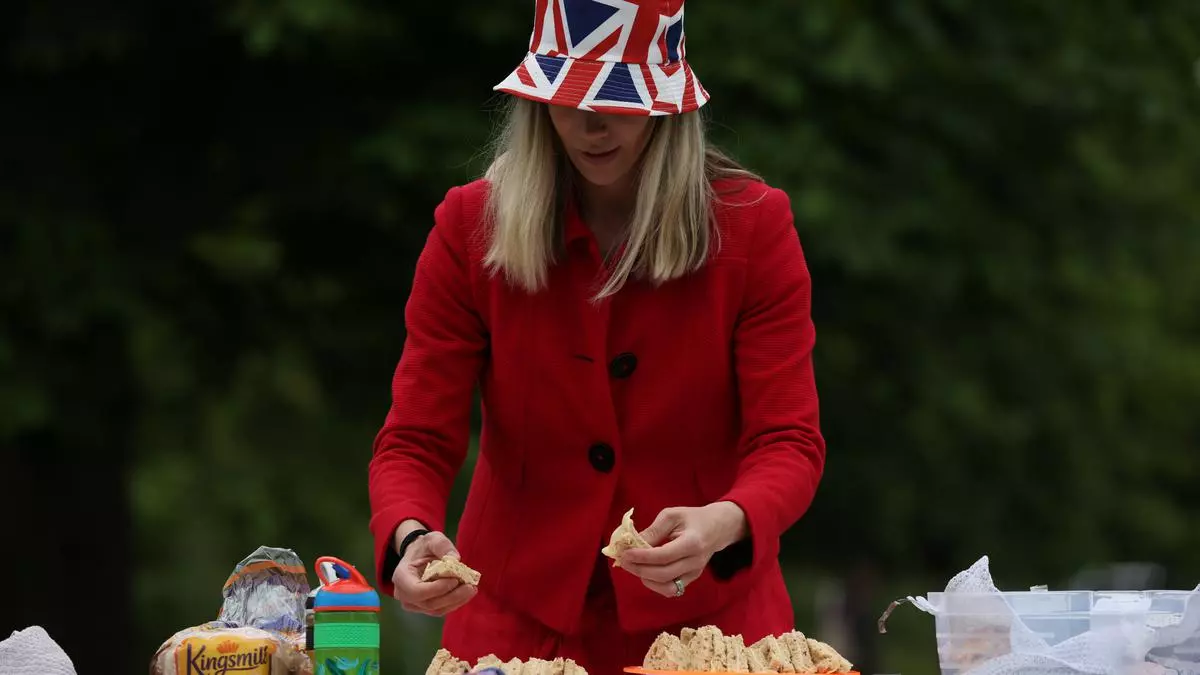 Sandwich on top of a grave