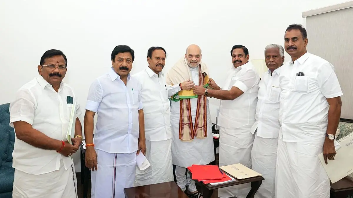 2026 தமிழ்நாடு சட்டமன்றத் தேர்தலை முன்னிட்டு அதிமுக-பாஜக கூட்டணி குழப்பத்தில்