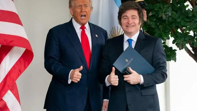 ট্রাম্প, মাইলি ও আর্জেন্টিনার নির্ভরতা ডলারের ওপর ট্রাম্প, মাইলি ও আর্জেন্টিনার নির্ভরতা ডলারের ওপর