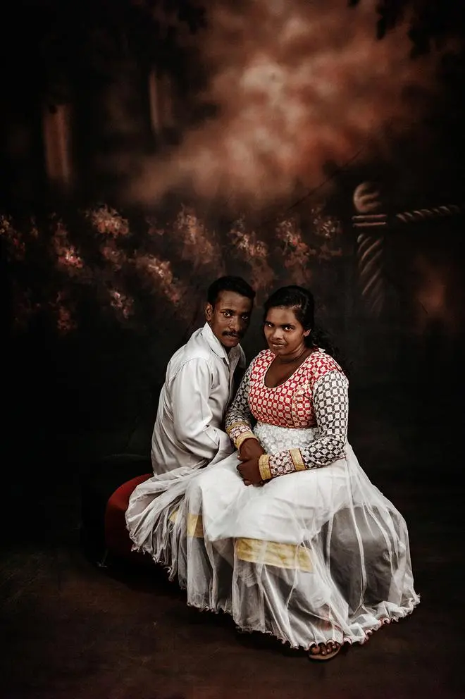 BABAS STUDIO
Trivandrum, Kerala, 2016
Pigment print; Edition of 10, 2 sizes
available: 24 x 16 in and 36 x 24 in BABAS STUDIO
Trivandrum, Kerala, 2016
Pigment print; Edition of 10, 2 sizes
available: 24 x 16 in and 36 x 24 in