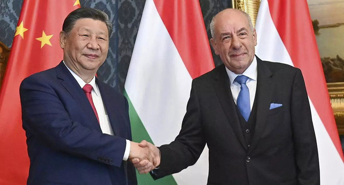  China and Hungary signed 18 agreements, including on trade, investment, agriculture, healthcare, science and technology, atomic energy, tourism, and media. 