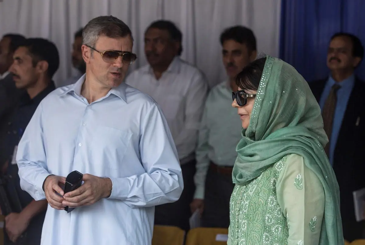Ahead of the 2024 Assembly election, the NC changed course by forming a pre-poll alliance under the INDIA bloc, leaving the PDP on the sidelines. Here, Mehbooba Mufti and Omar Abdullah in Srinagar on August 15, 2018. 