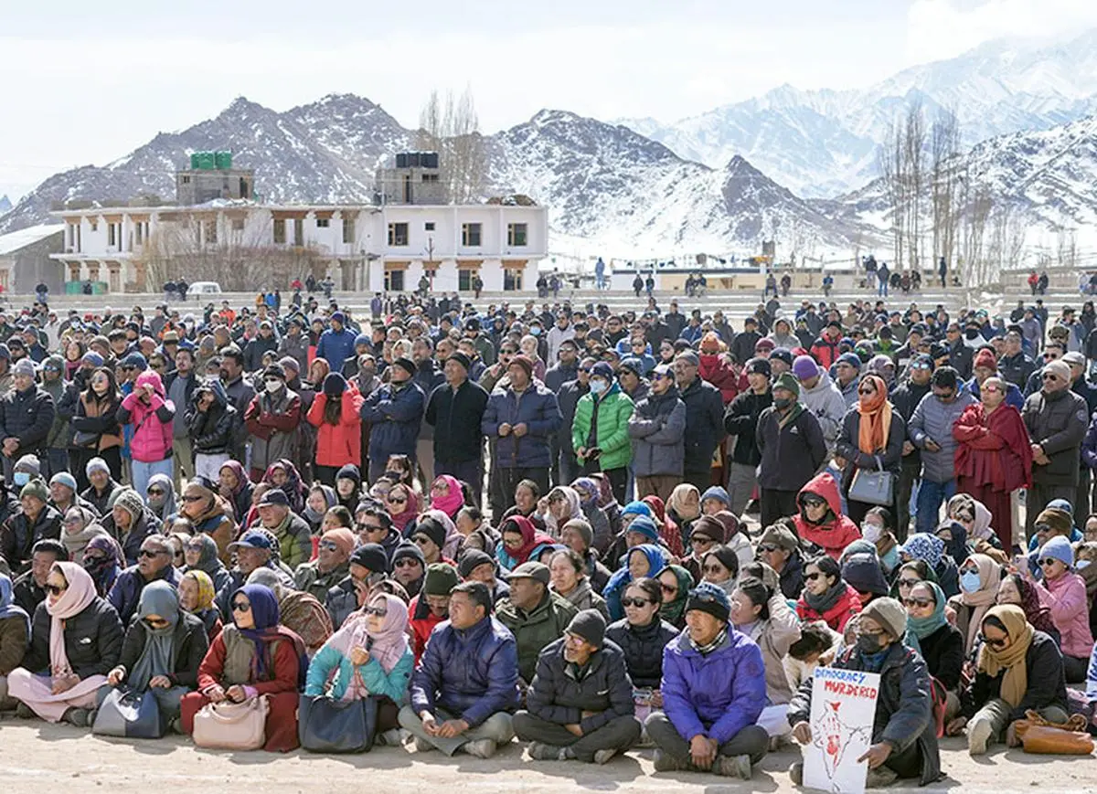 लद्दाख अधिवास नीति 2025: स्थानीय लोगों के लिए दांव पर क्या है?