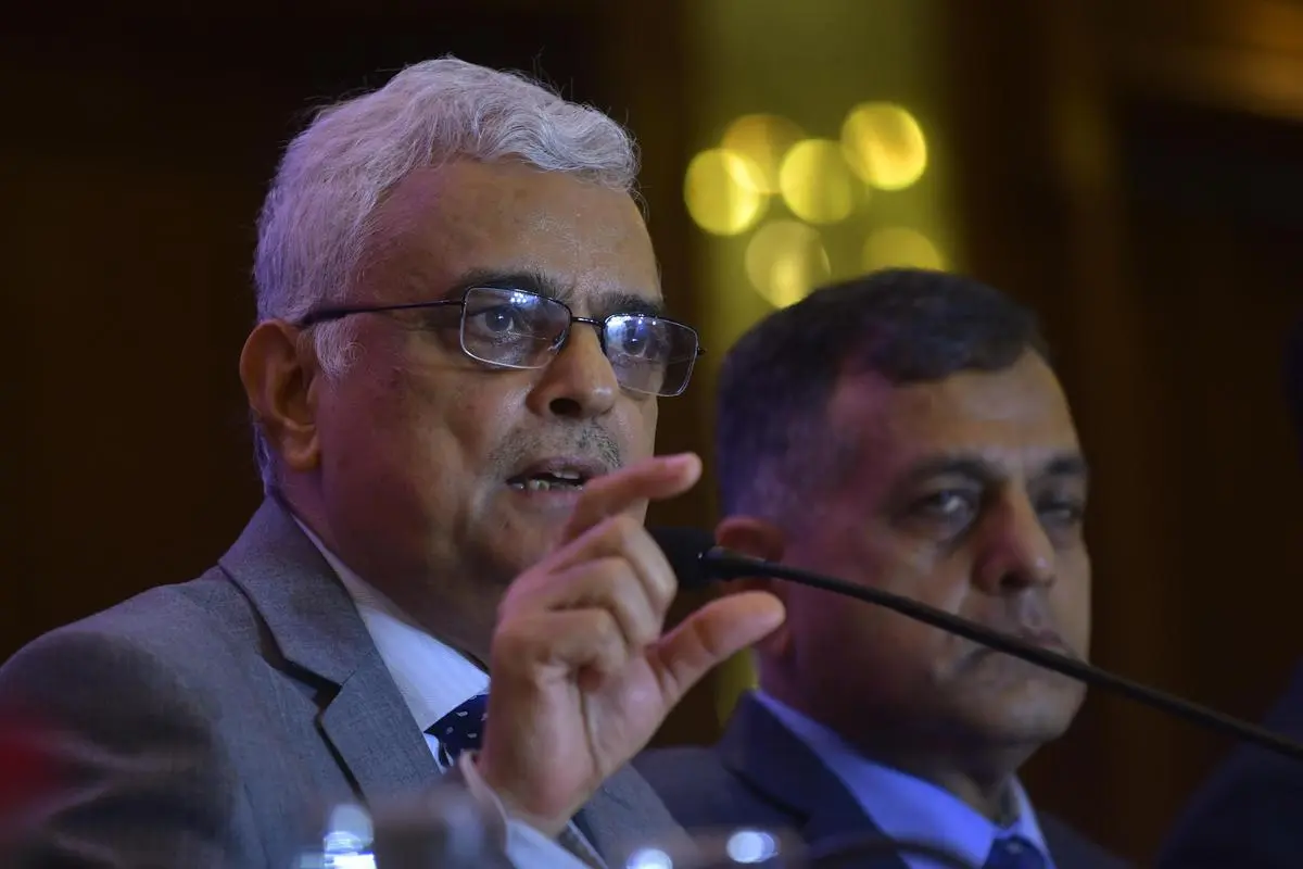 पूर्व मुख्य चुनाव आयुक्त ओम प्रकाश रावत ने 24 जून, 2018 को हैदराबाद में एक प्रेस कॉन्फ्रेंस को संबोधित किया।