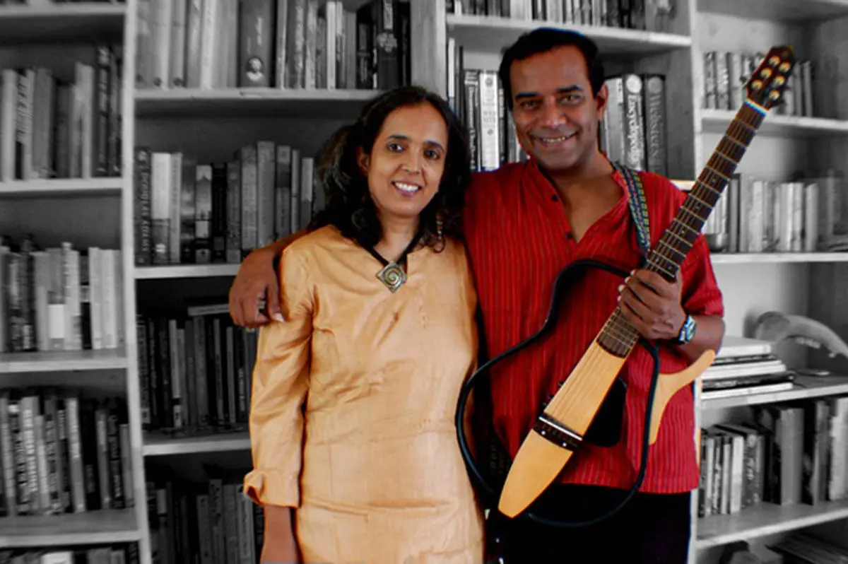 Sumangala Damodaran with Susmit Sen, guitarist and member of the music group Indian Ocean in 2010. Sumangala Damodaran with Susmit Sen, guitarist and member of the music group Indian Ocean in 2010.