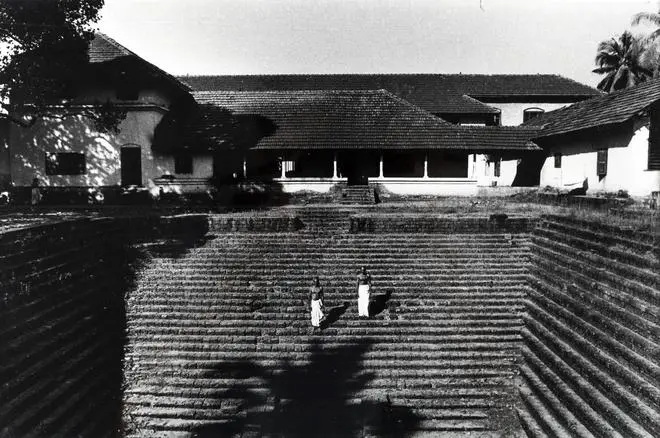 T.S. Nagarajan, “Bathing Tank in the East Wing of the Home of the Zamorins of Calicut”, 1975, silver gelatin print. T.S. Nagarajan, “Bathing Tank in the East Wing of the Home of the Zamorins of Calicut”, 1975, silver gelatin print.