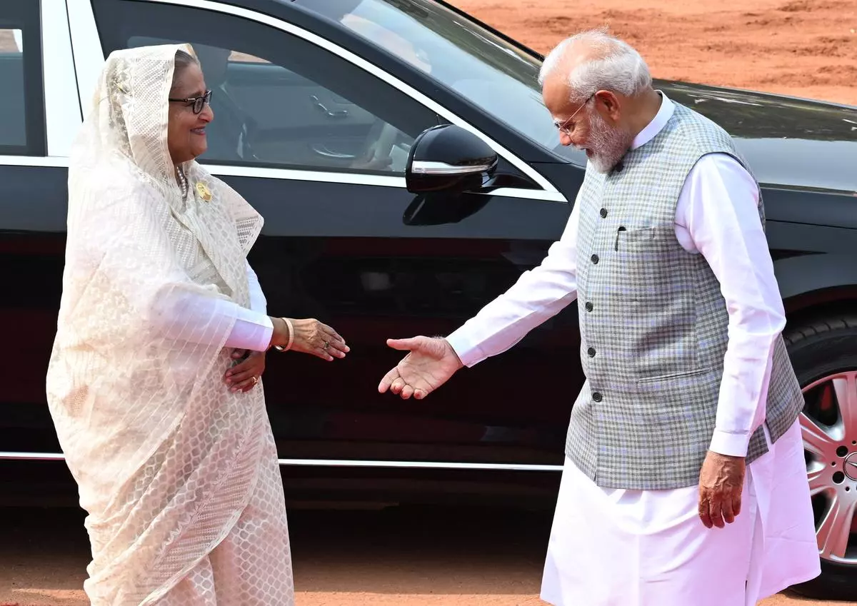 Prime Minister Narendra Modi and Bangladesh PM Sheikh Hasina during a ceremonial reception for Bangladesh PM at Rashtrapati Bhawan, in New Delhi on June 22.