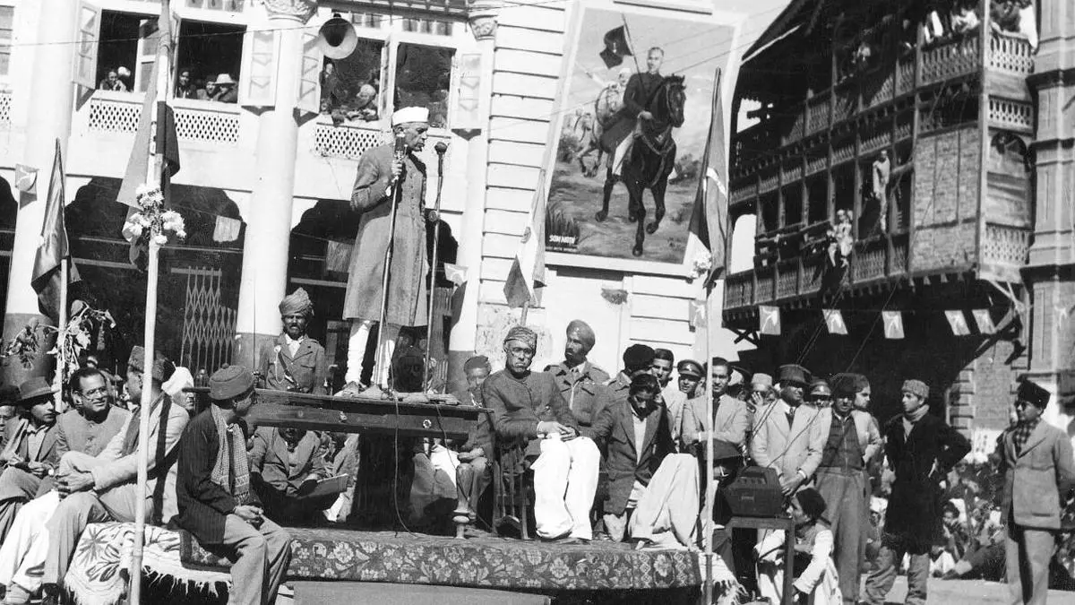 No, Nehru did not mishandle Kashmir