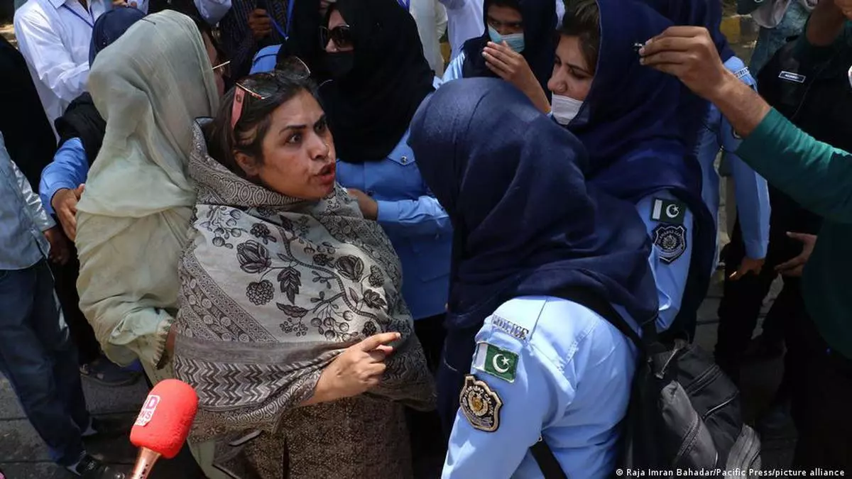 How the crackdown on Imran Khan in Pakistan imperils women in politics