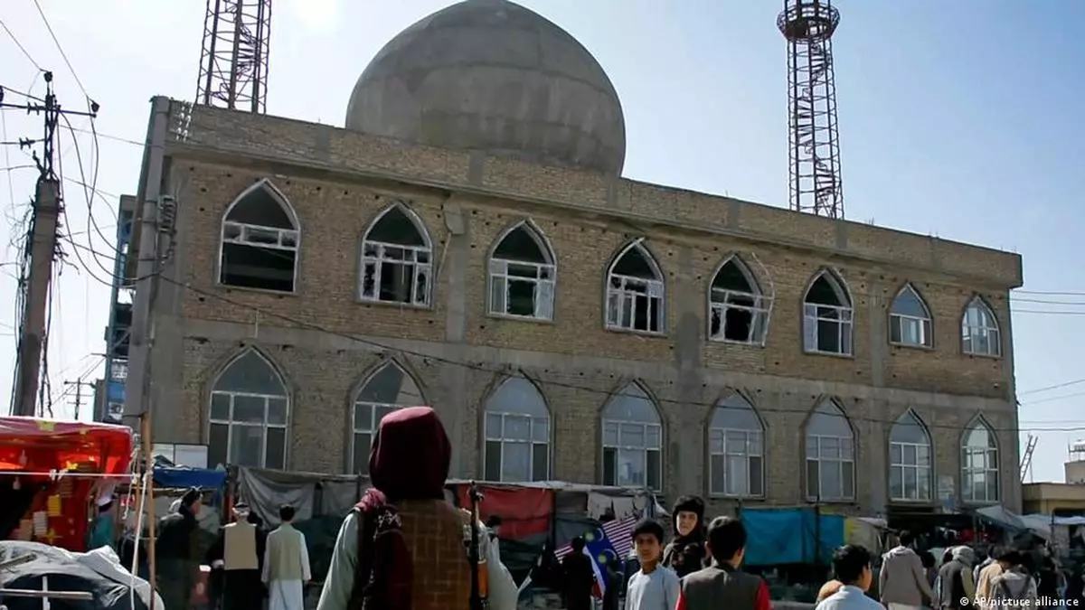 Afghanistan: Mass casualties in latest mosque bombing