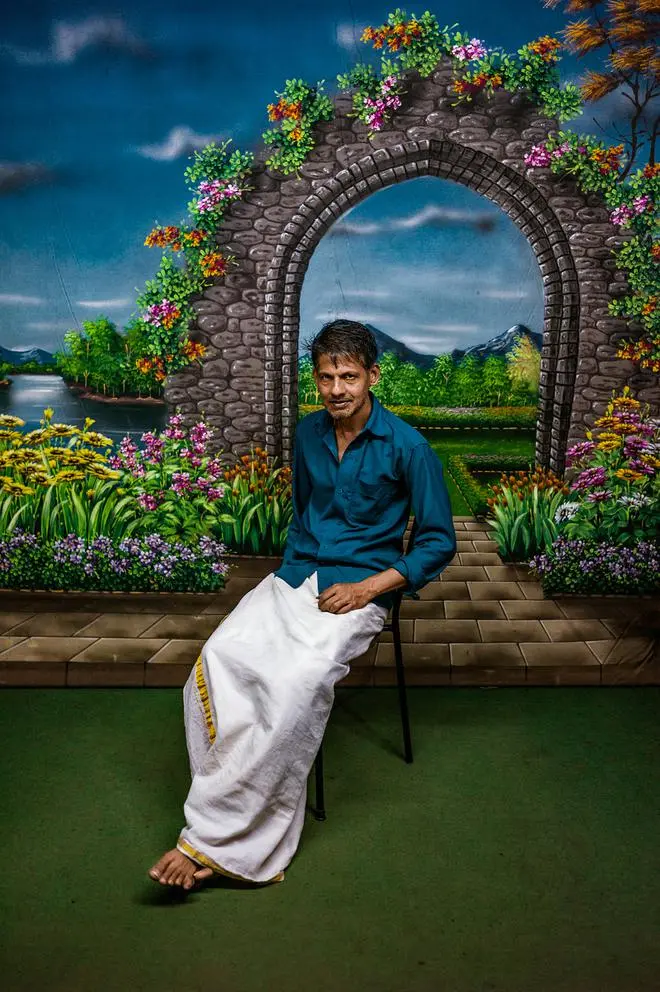 THARA STUDIO
Ramanattukara, Kerala, 2016
Pigment print
Edition of 10
2 sizes available:
24 x 16 in and 36 x 24 in THARA STUDIO
Ramanattukara, Kerala, 2016
Pigment print
Edition of 10
2 sizes available:
24 x 16 in and 36 x 24 in