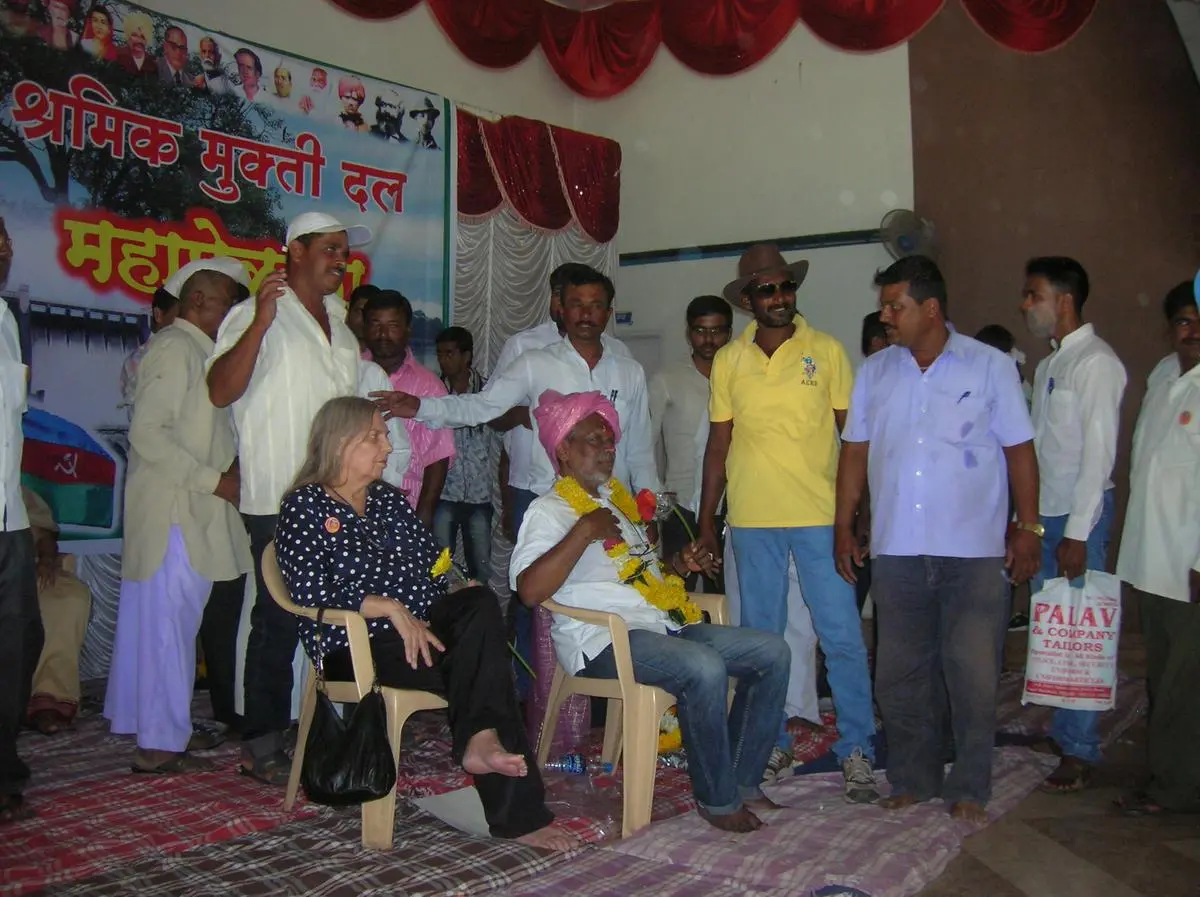 Gail Omvedt and Bharat Patankar at Shramik Mukti Dal meeting