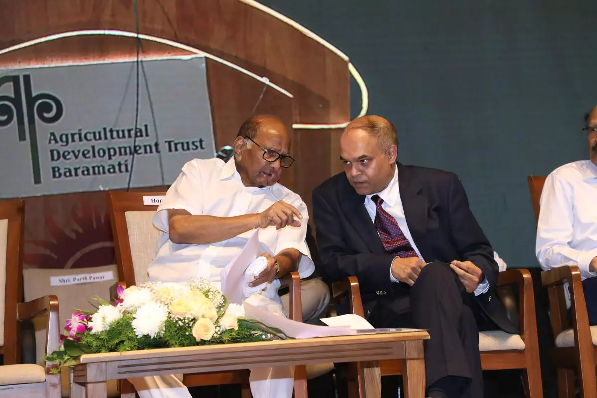 Ajit Jaokar (right) with Sharad Pawar. Jaokar is an engineering scientist and AI expert who directs several AI programmes. 