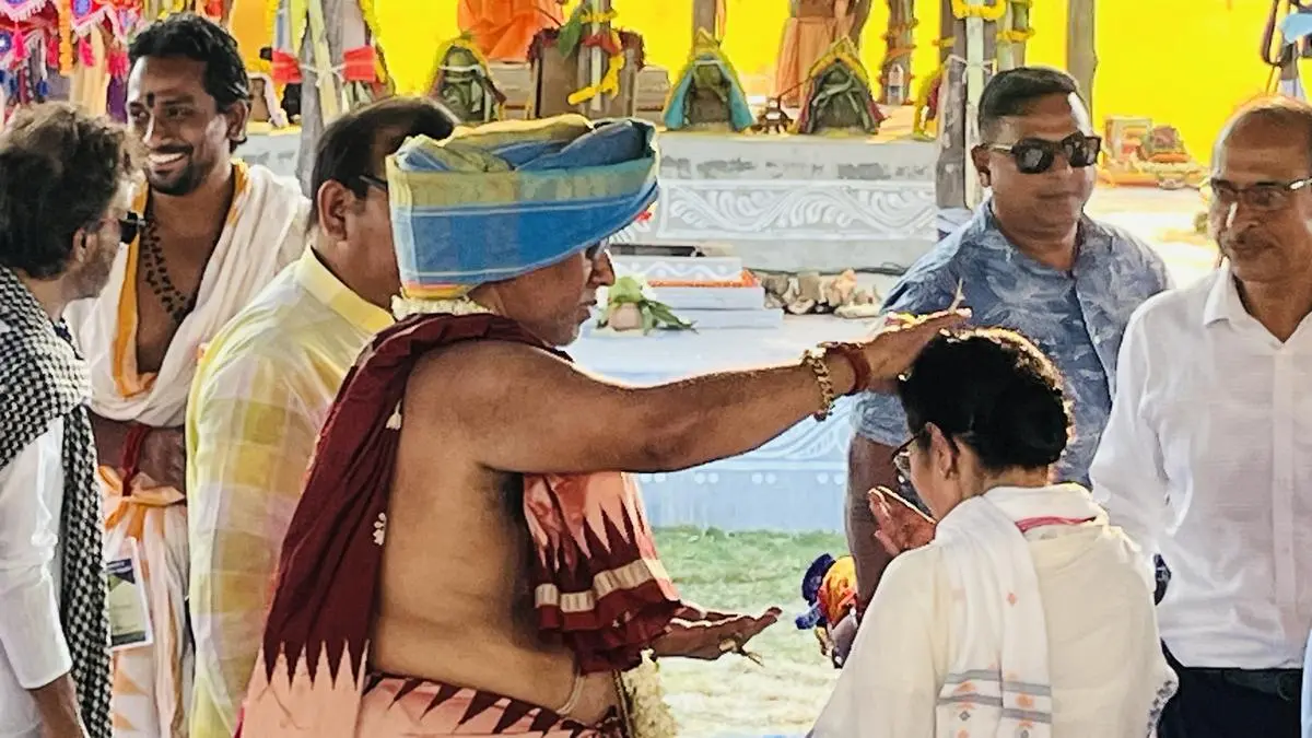 ममता बनर्जी ने राजनीतिक रणनीति के रूप में भाजपा गढ़ में 250 करोड़ रुपये जगन्नाथ मंदिर का निर्माण किया