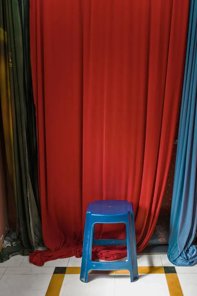 JAGDISH PHOTO STUDIO
Manori, Maharashtra, 2015
Pigment print
Edition of 10, 2 sizes available:
24 x 16 in and 36 x 24 in JAGDISH PHOTO STUDIO
Manori, Maharashtra, 2015
Pigment print
Edition of 10, 2 sizes available:
24 x 16 in and 36 x 24 in