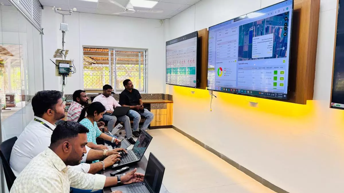 A 24x7 war room at KVK, Baramati, provides real-time support to farmers using AI-driven insights.